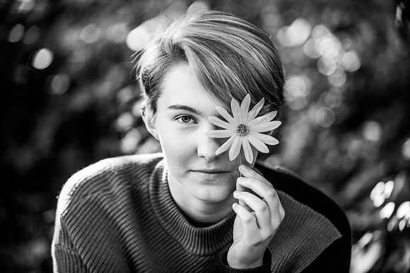 Senior pictures Mequon, Park, Flower, Black and White